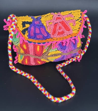 Bunte Ethno-Umhängetasche Ayacucho Bunte Ethno-Umhängetasche Ayacucho – Textilien
